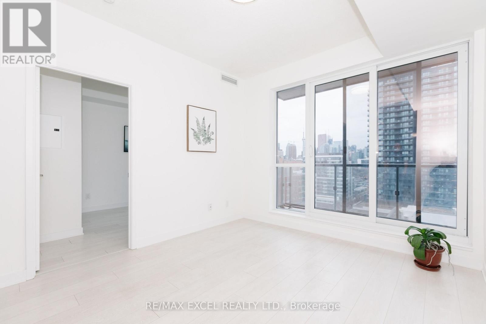 












1307 - 170 SUMACH STREET

,
Toronto (Regent Park),




Ontario
M5A0C3

