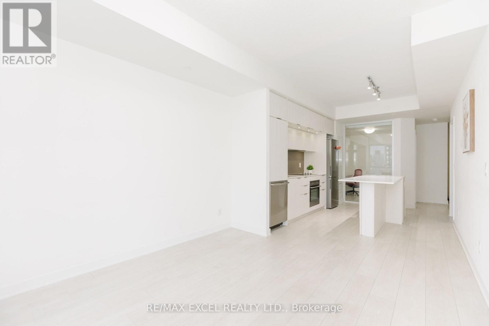 












1307 - 170 SUMACH STREET

,
Toronto (Regent Park),




Ontario
M5A0C3

