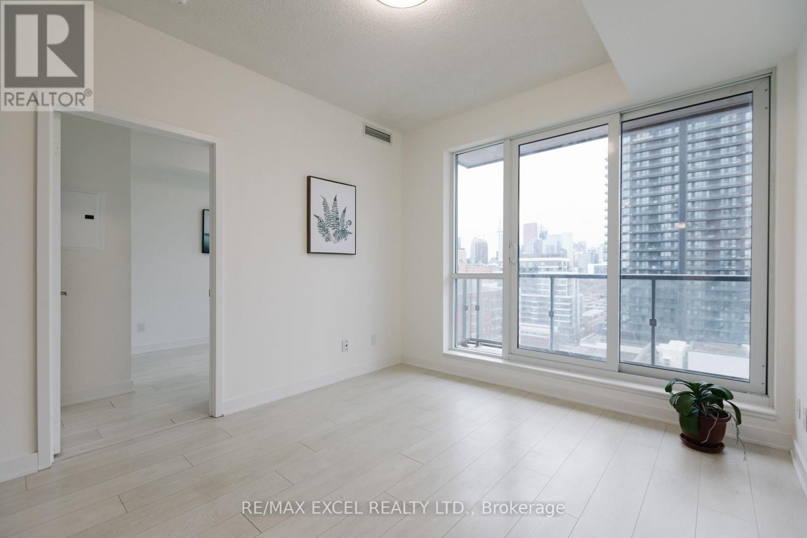 












1307 - 170 SUMACH STREET

,
Toronto (Regent Park),




Ontario
M5A0C3

