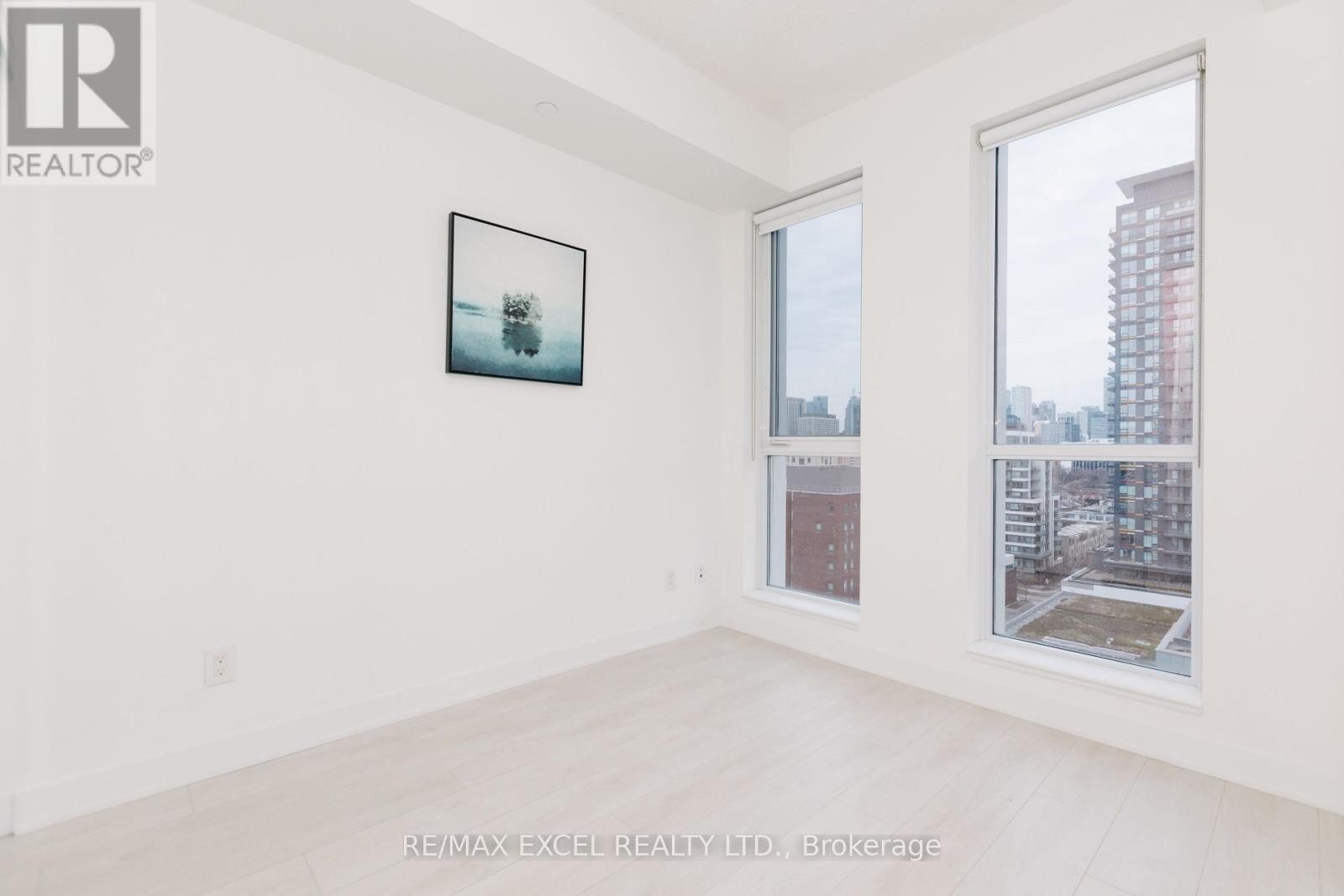 












1307 - 170 SUMACH STREET

,
Toronto (Regent Park),




Ontario
M5A0C3

