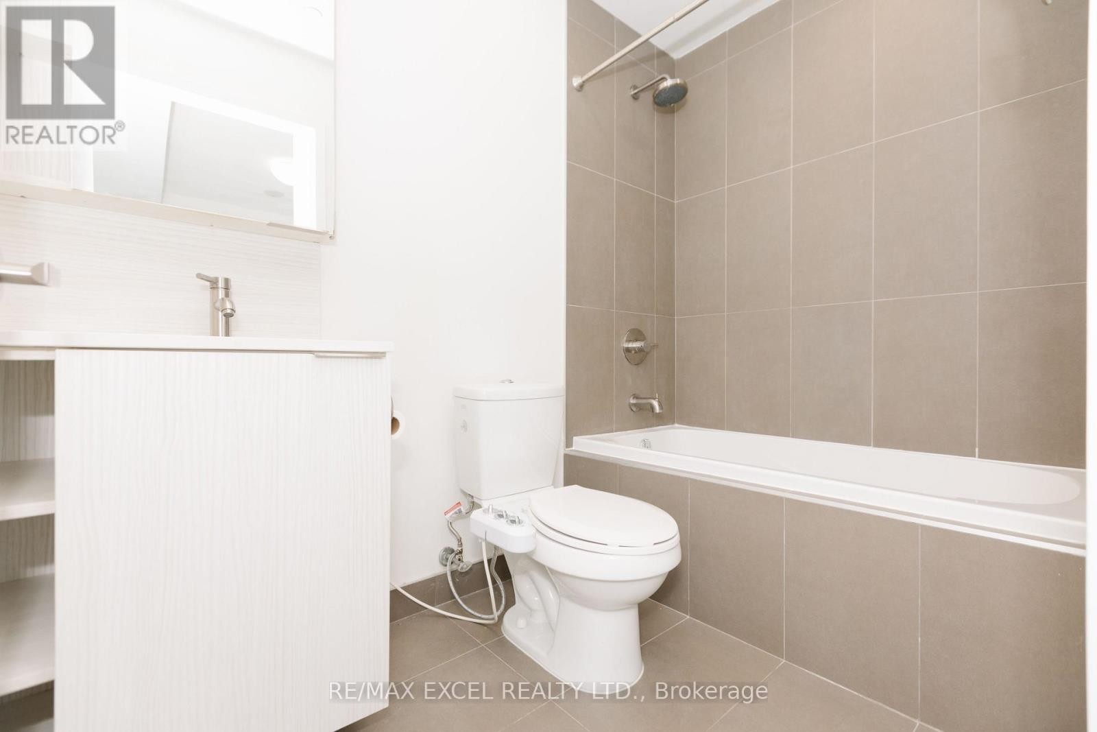 












1307 - 170 SUMACH STREET

,
Toronto (Regent Park),




Ontario
M5A0C3

