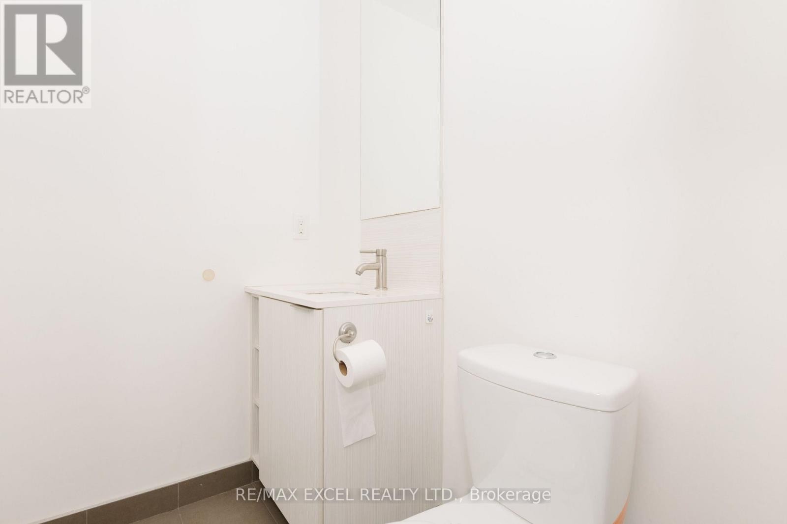 












1307 - 170 SUMACH STREET

,
Toronto (Regent Park),




Ontario
M5A0C3

