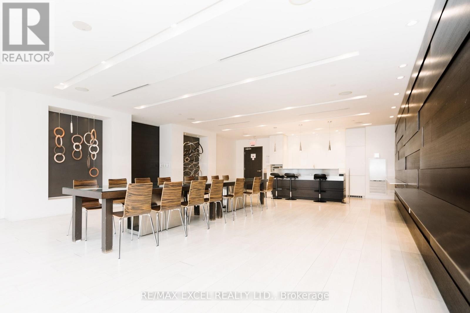 












1307 - 170 SUMACH STREET

,
Toronto (Regent Park),




Ontario
M5A0C3

