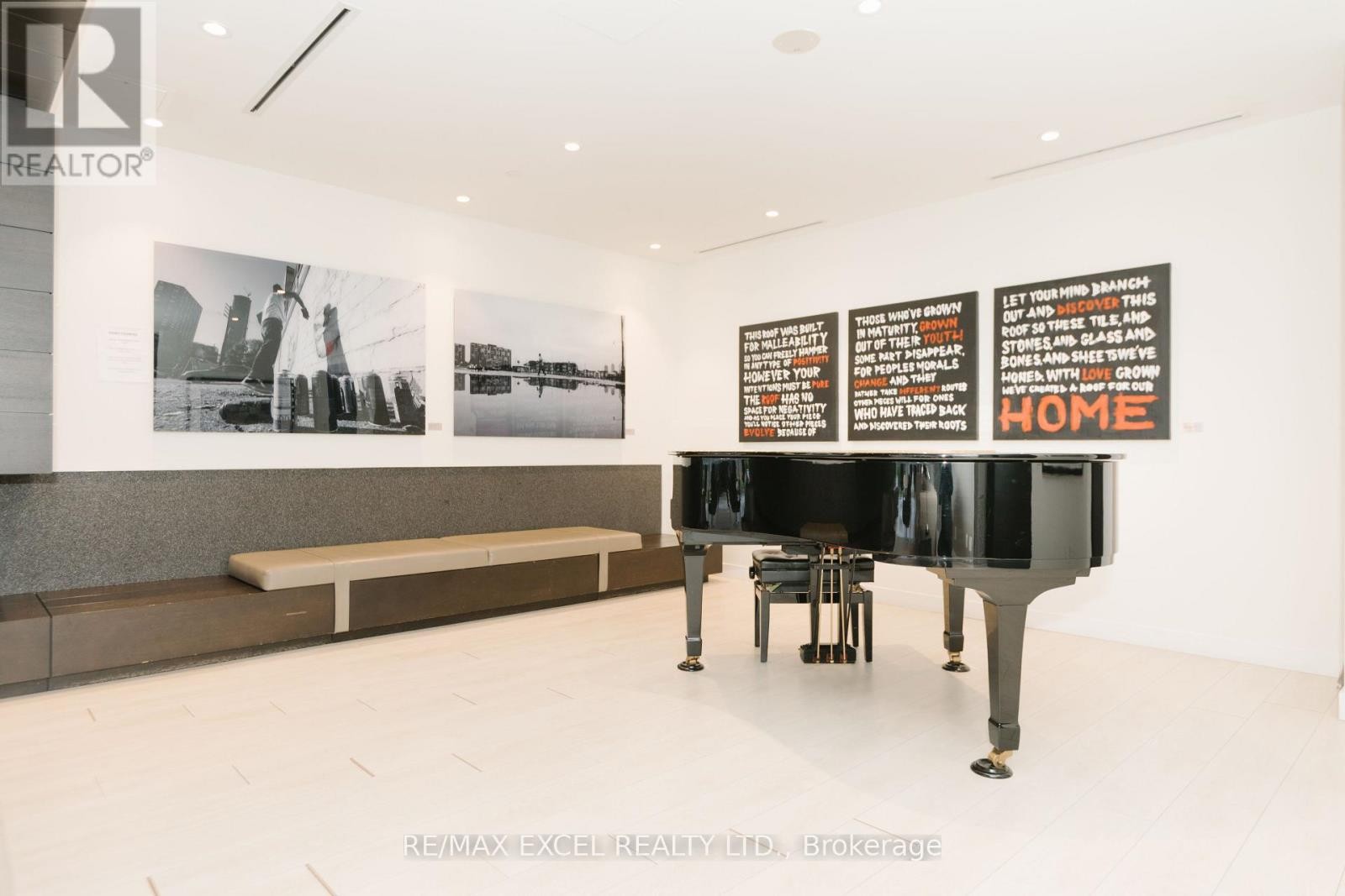 












1307 - 170 SUMACH STREET

,
Toronto (Regent Park),




Ontario
M5A0C3

