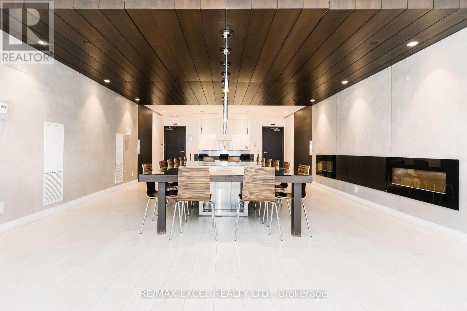 












1307 - 170 SUMACH STREET

,
Toronto (Regent Park),




Ontario
M5A0C3

