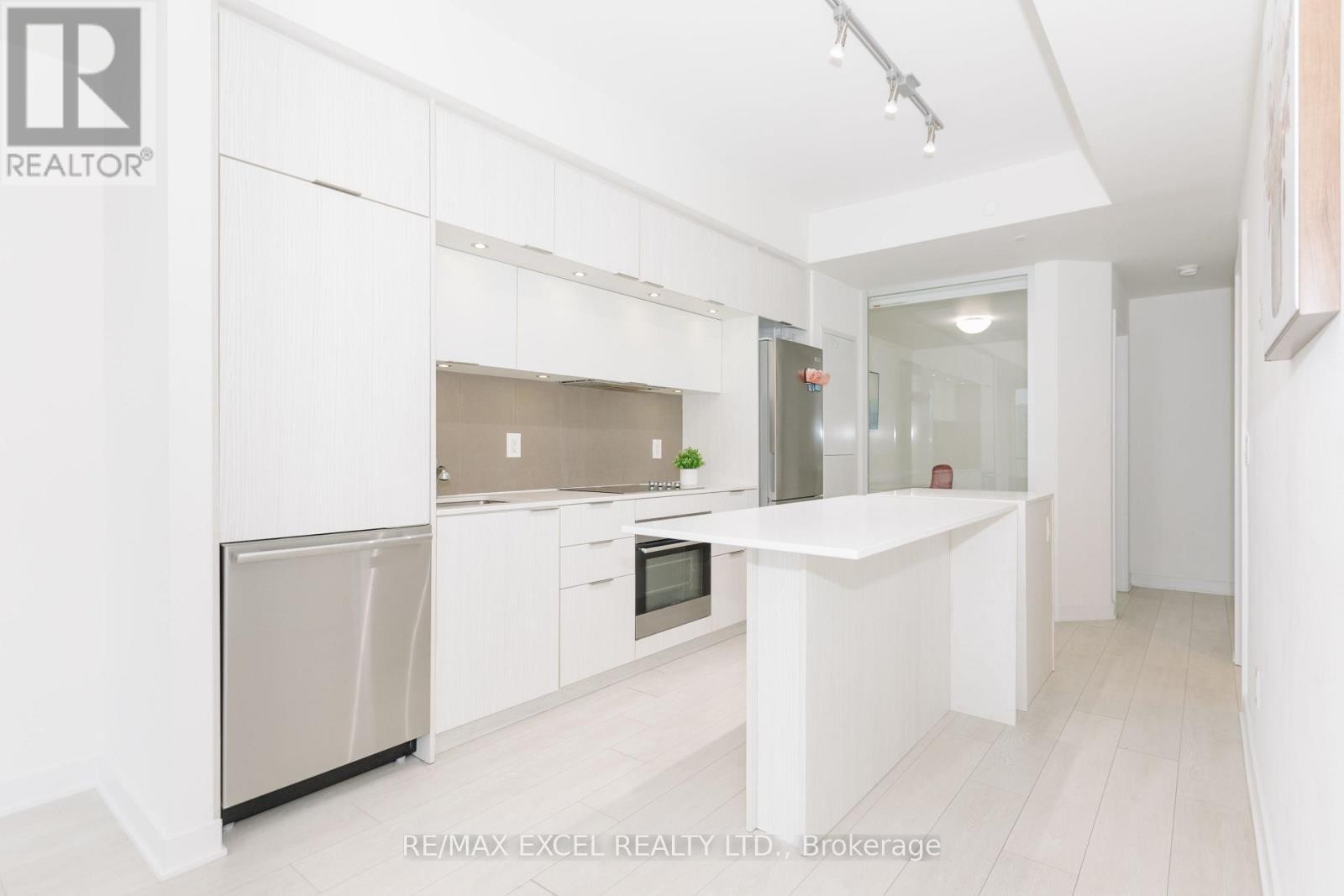 












1307 - 170 SUMACH STREET

,
Toronto (Regent Park),




Ontario
M5A0C3

