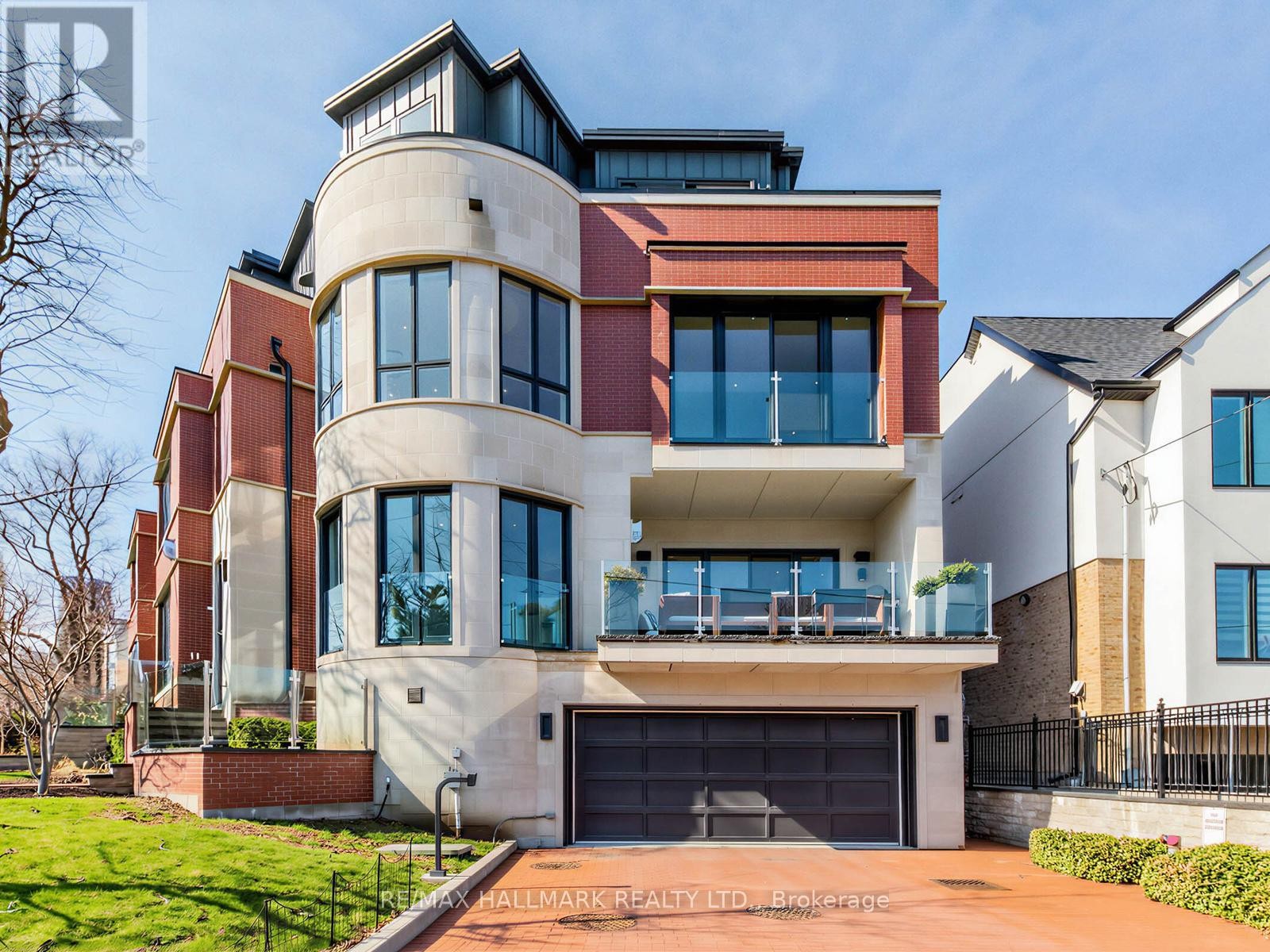 












1 THURLOE AVENUE

,
Toronto (Mount Pleasant West),




Ontario
M4S0B4

