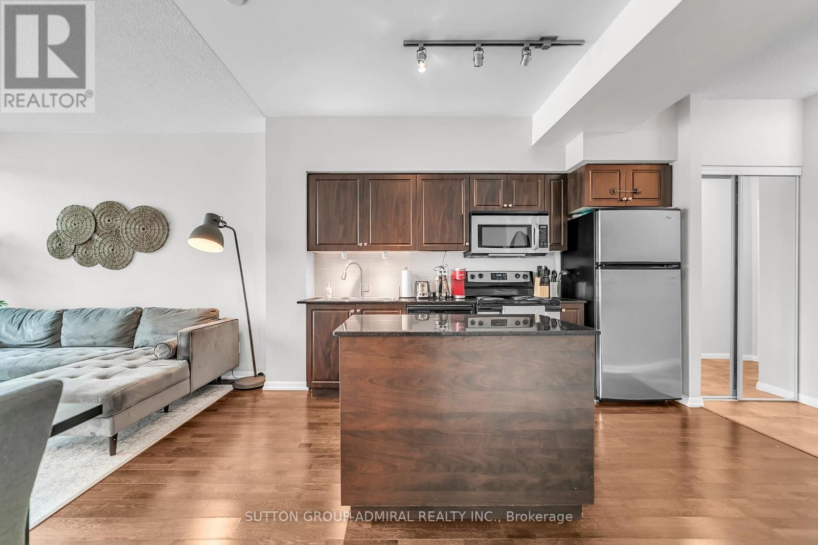 












2601 - 215 FORT YORK BOULEVARD

,
Toronto (Niagara),




Ontario
M5V4A2

