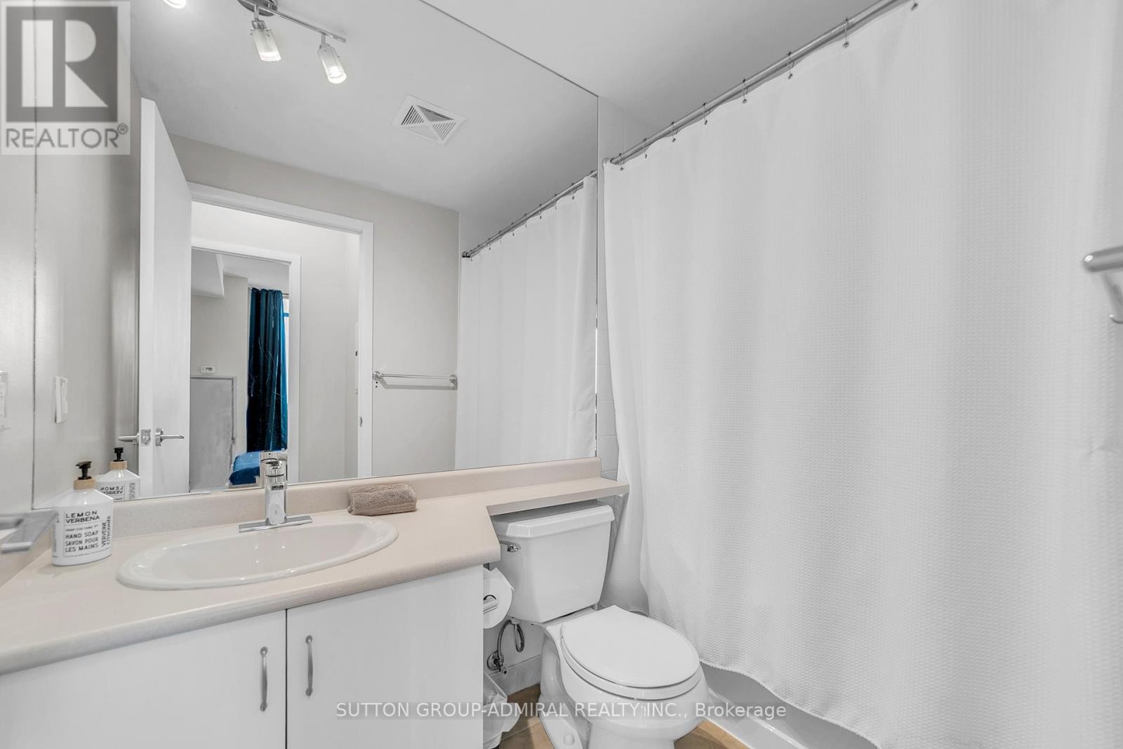 












2601 - 215 FORT YORK BOULEVARD

,
Toronto (Niagara),




Ontario
M5V4A2


