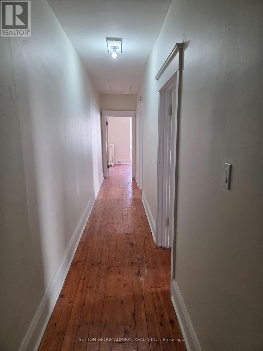 












4 - 1266 YONGE STREET

,
Toronto (Yonge-St. Clair),




Ontario
M4T1W5

