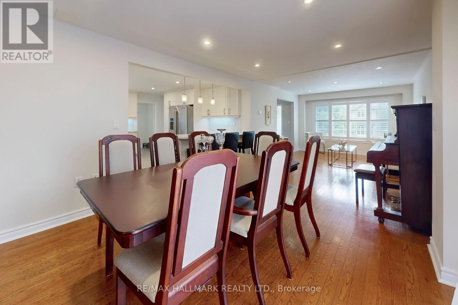 












2 BUTTERFIELD DRIVE

,
Toronto (Parkwoods-Donalda),




Ontario
M3A2L8

