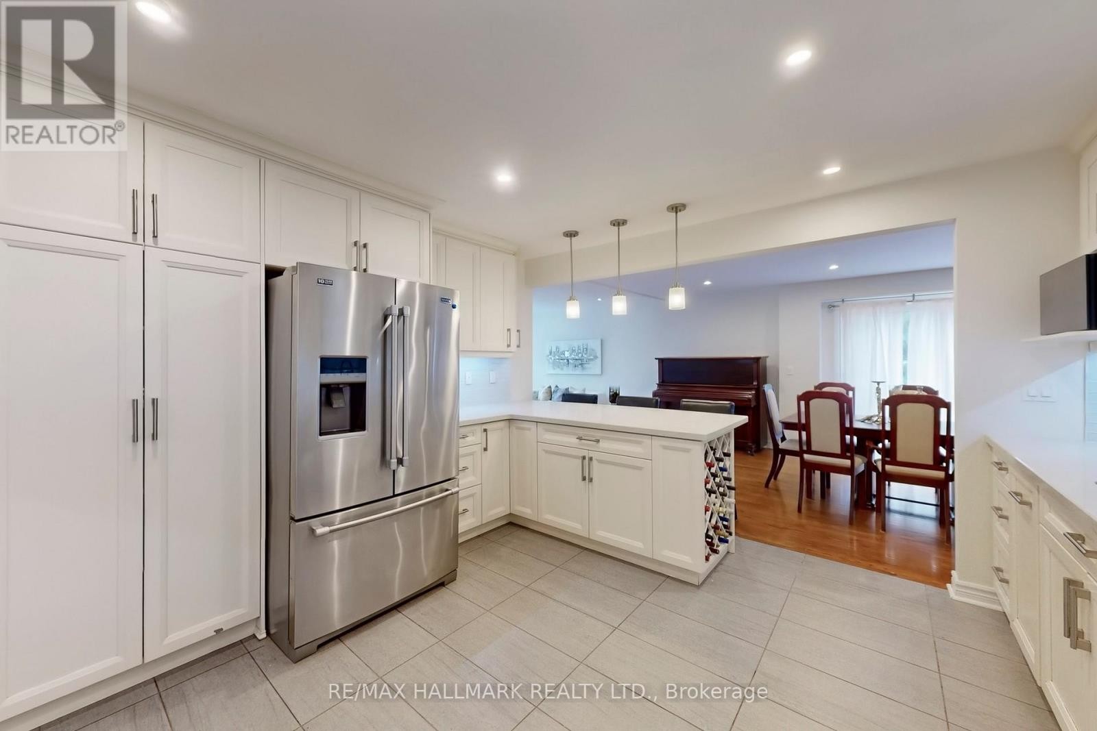 












2 BUTTERFIELD DRIVE

,
Toronto (Parkwoods-Donalda),




Ontario
M3A2L8

