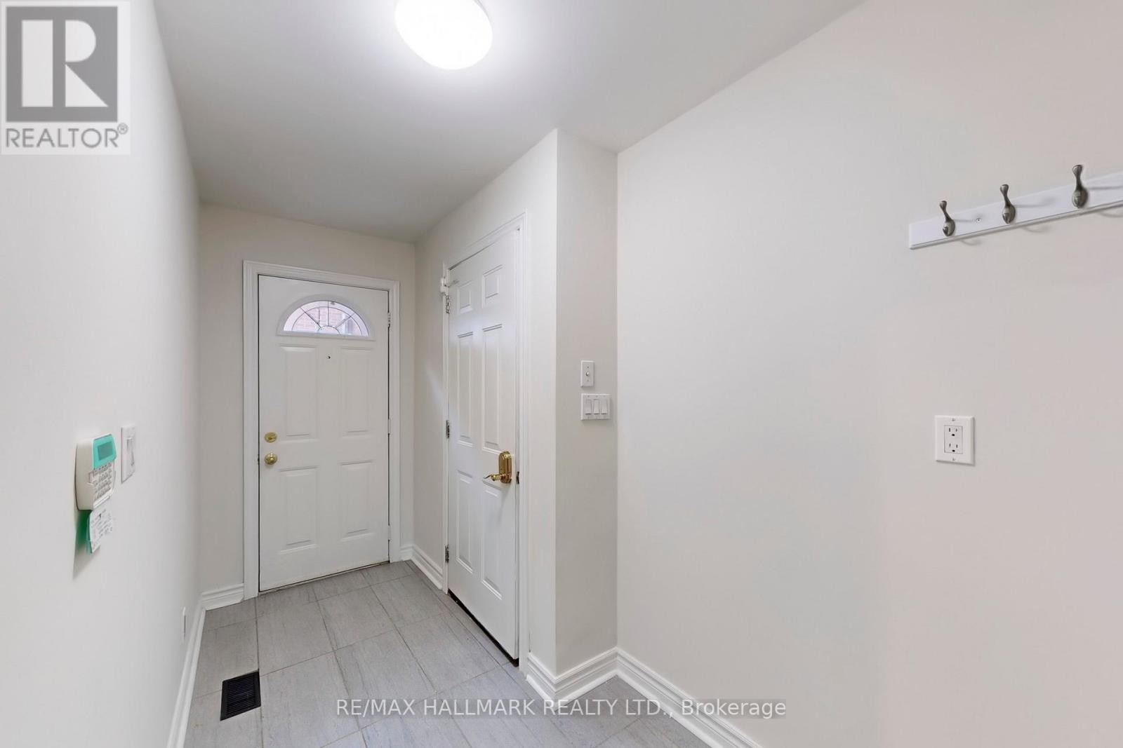 












2 BUTTERFIELD DRIVE

,
Toronto (Parkwoods-Donalda),




Ontario
M3A2L8

