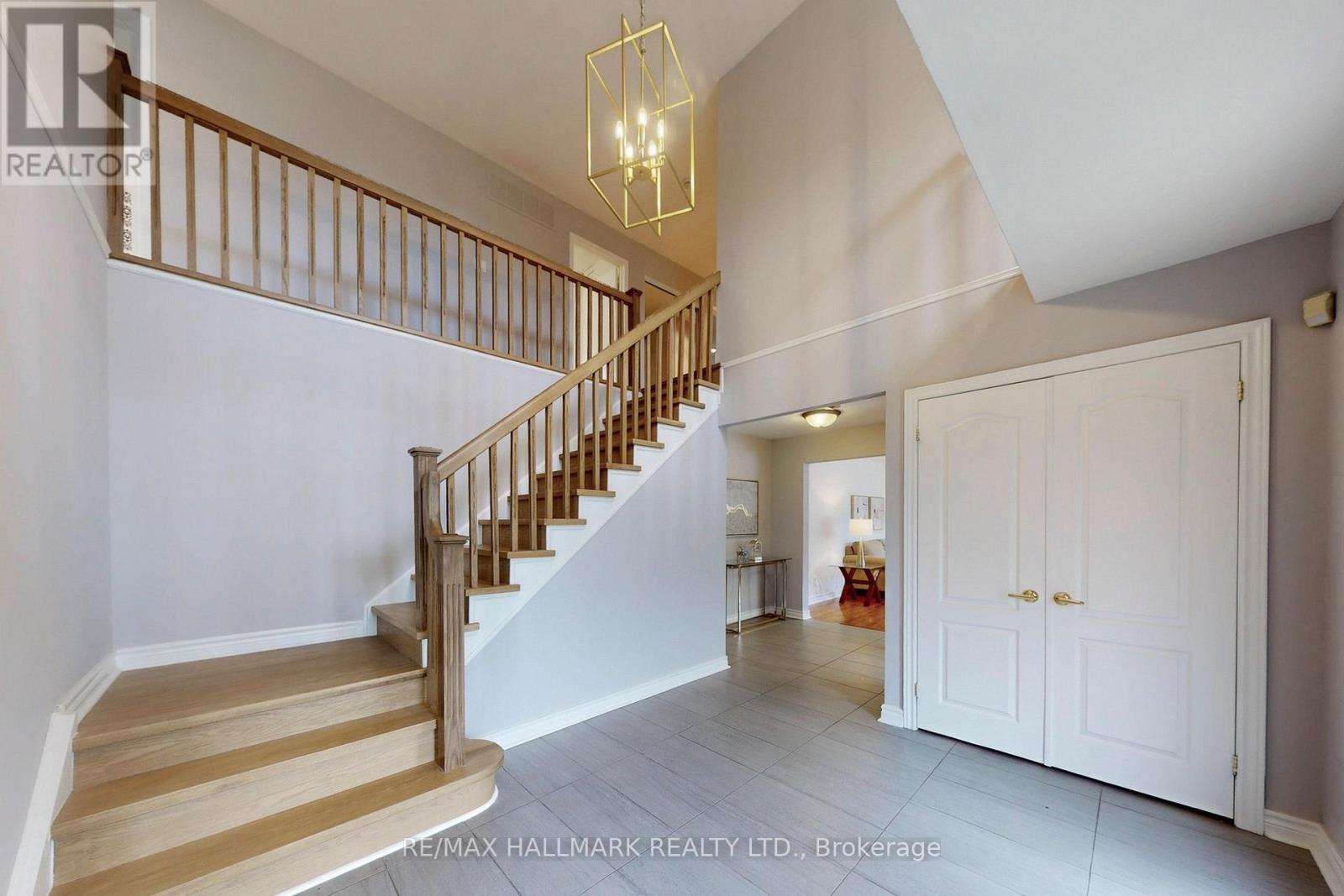 












2 BUTTERFIELD DRIVE

,
Toronto (Parkwoods-Donalda),




Ontario
M3A2L8

