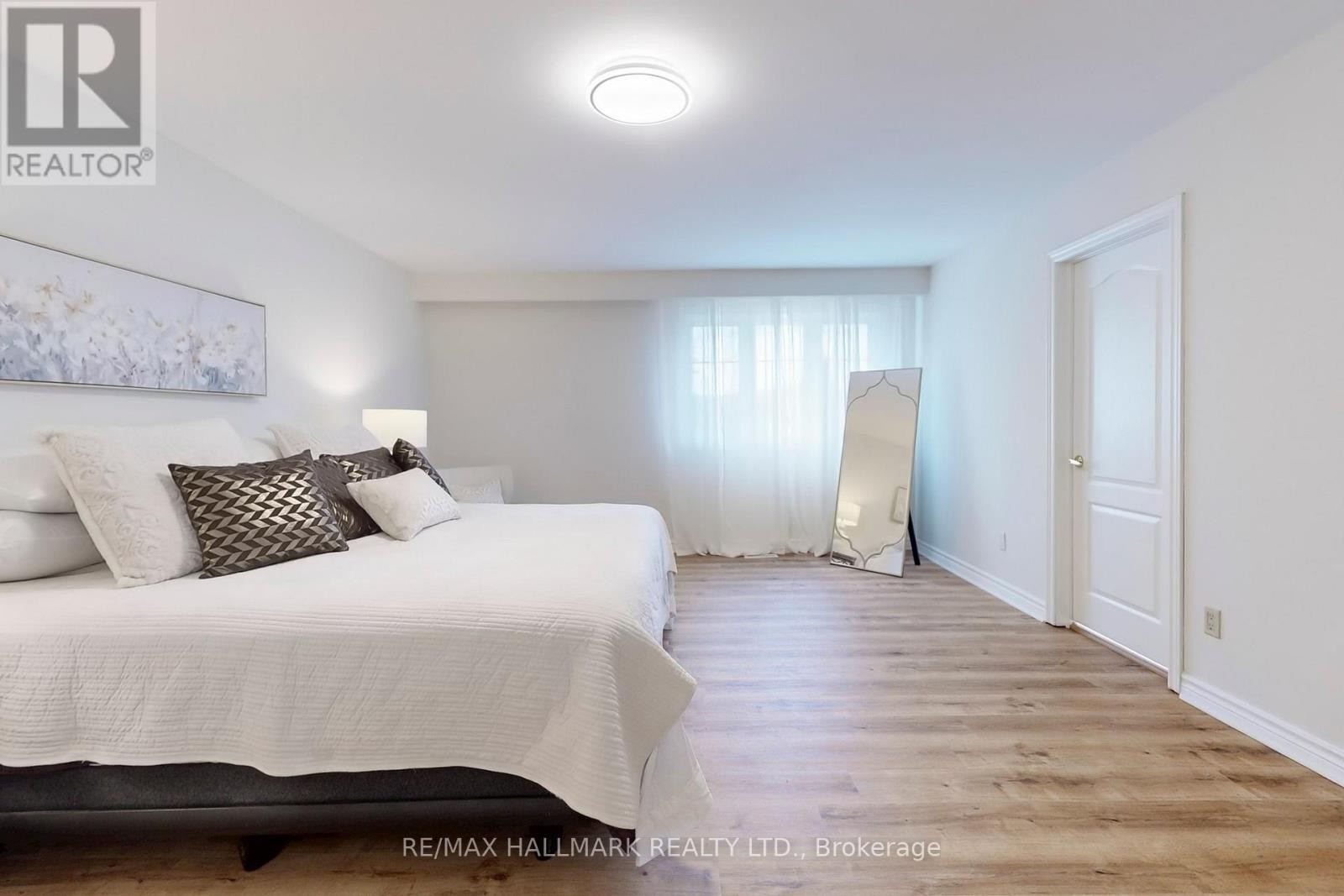 












2 BUTTERFIELD DRIVE

,
Toronto (Parkwoods-Donalda),




Ontario
M3A2L8

