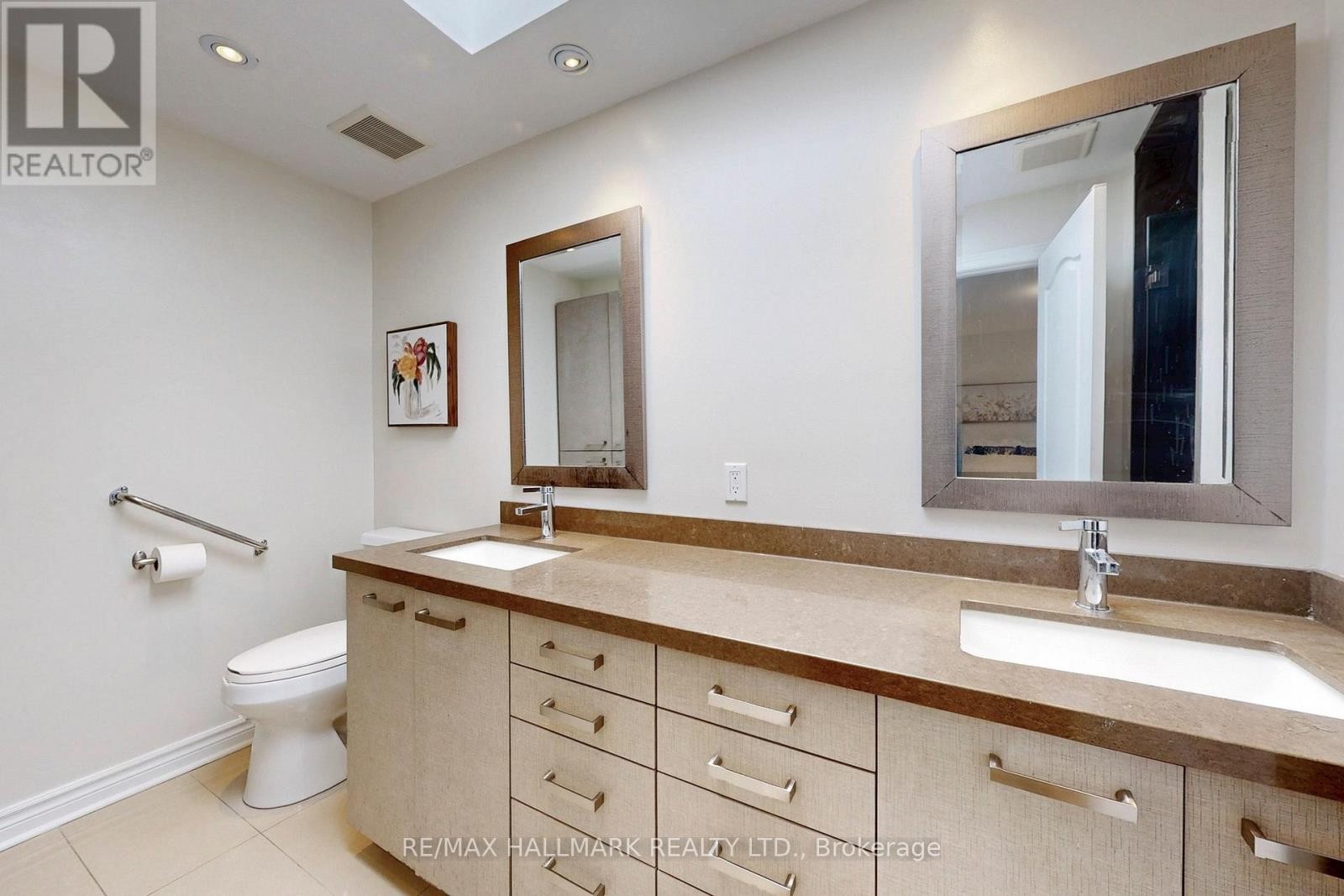 












2 BUTTERFIELD DRIVE

,
Toronto (Parkwoods-Donalda),




Ontario
M3A2L8

