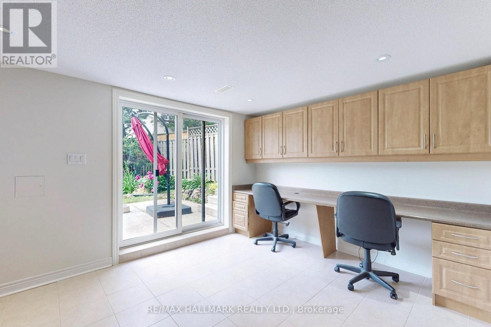 












2 BUTTERFIELD DRIVE

,
Toronto (Parkwoods-Donalda),




Ontario
M3A2L8

