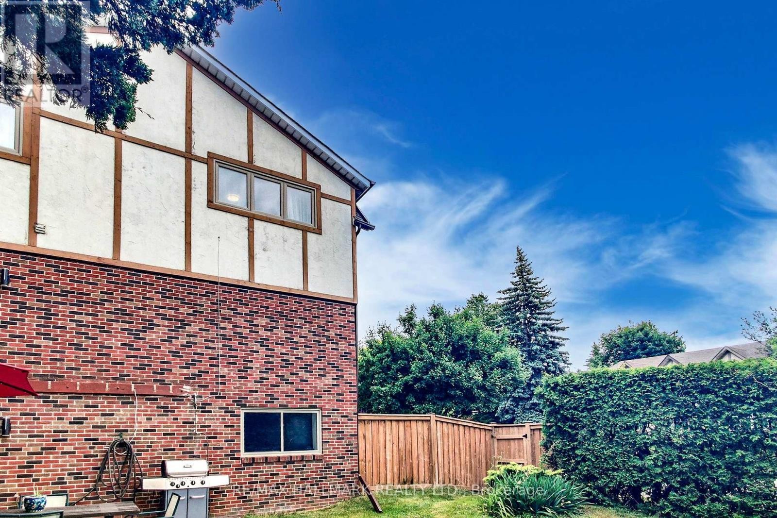












2 BUTTERFIELD DRIVE

,
Toronto (Parkwoods-Donalda),




Ontario
M3A2L8

