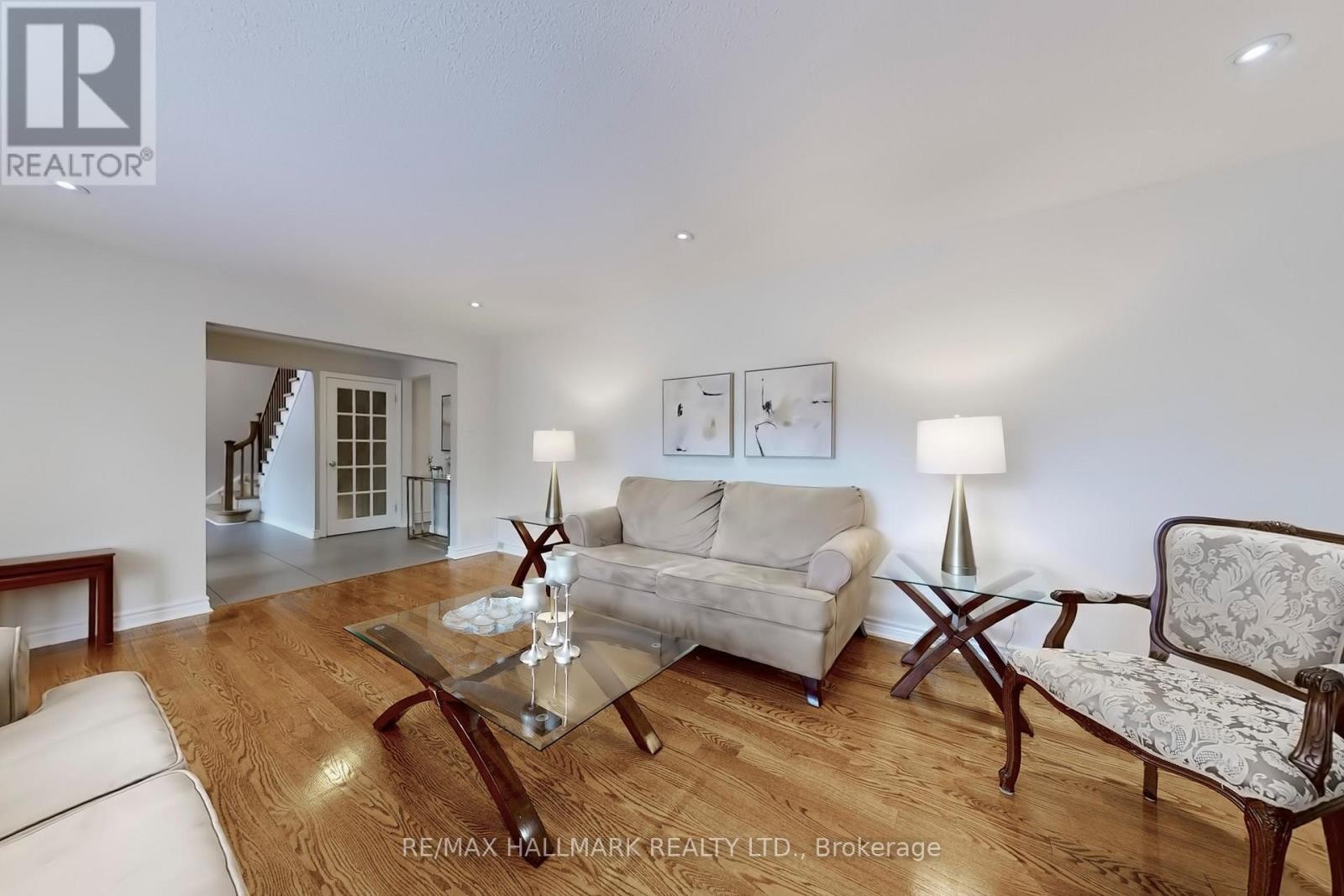 












2 BUTTERFIELD DRIVE

,
Toronto (Parkwoods-Donalda),




Ontario
M3A2L8

