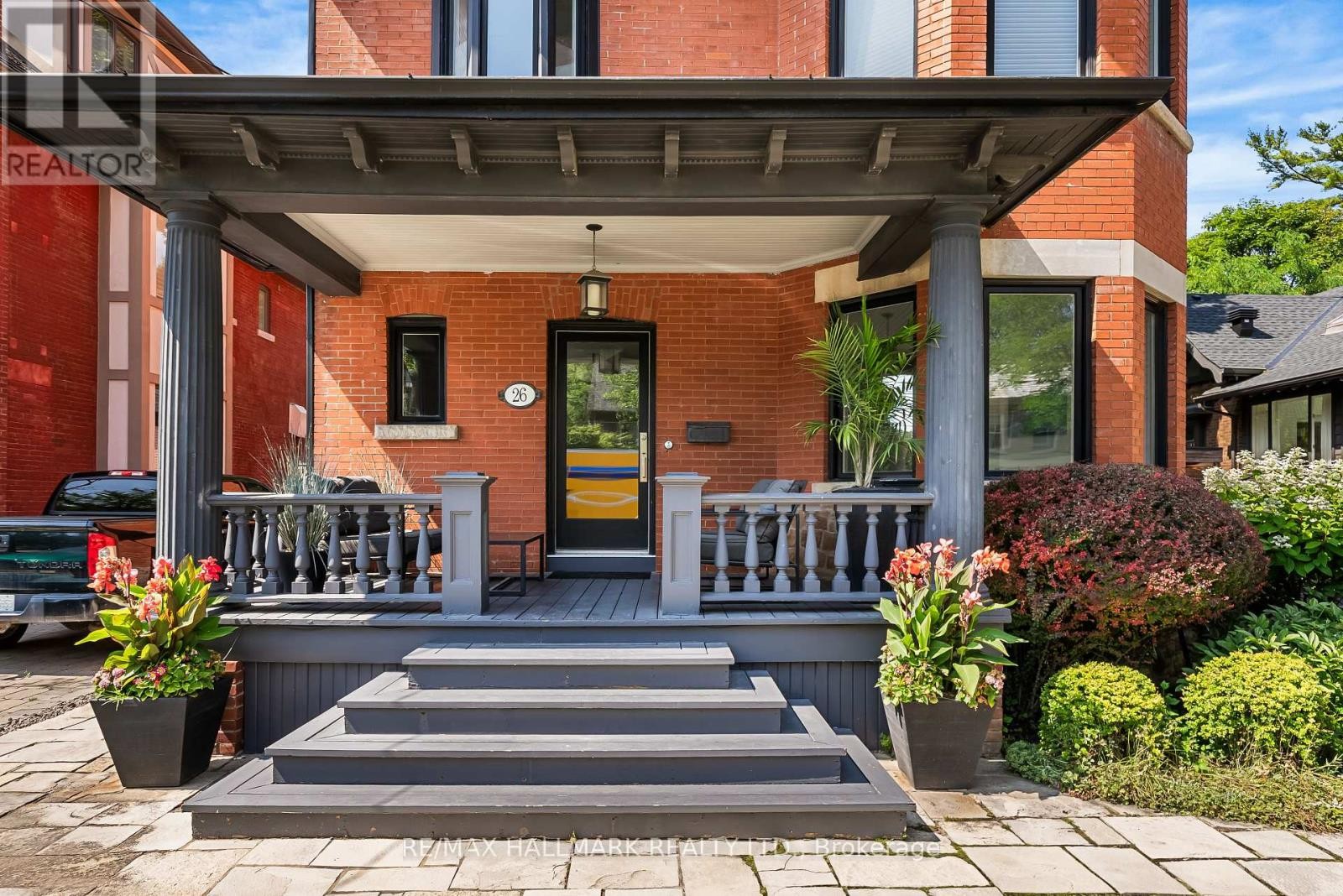 












26 LYTTON BOULEVARD

,
Toronto (Lawrence Park South),




Ontario
M4R1L1

