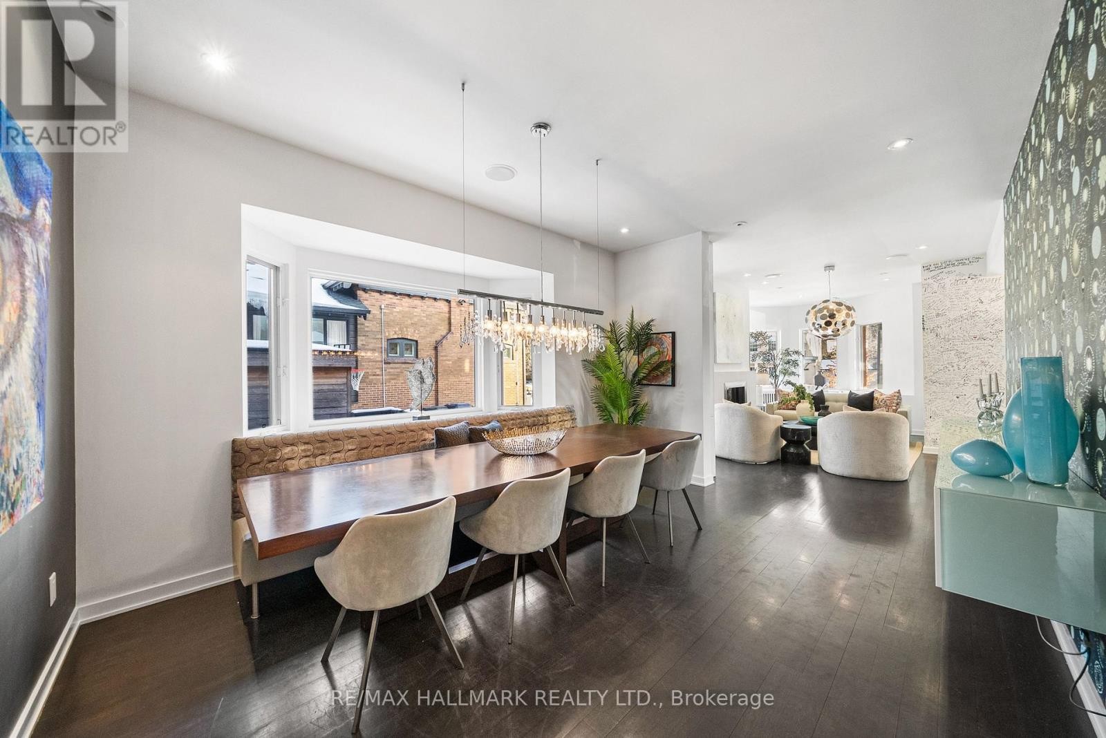 












26 LYTTON BOULEVARD

,
Toronto (Lawrence Park South),




Ontario
M4R1L1

