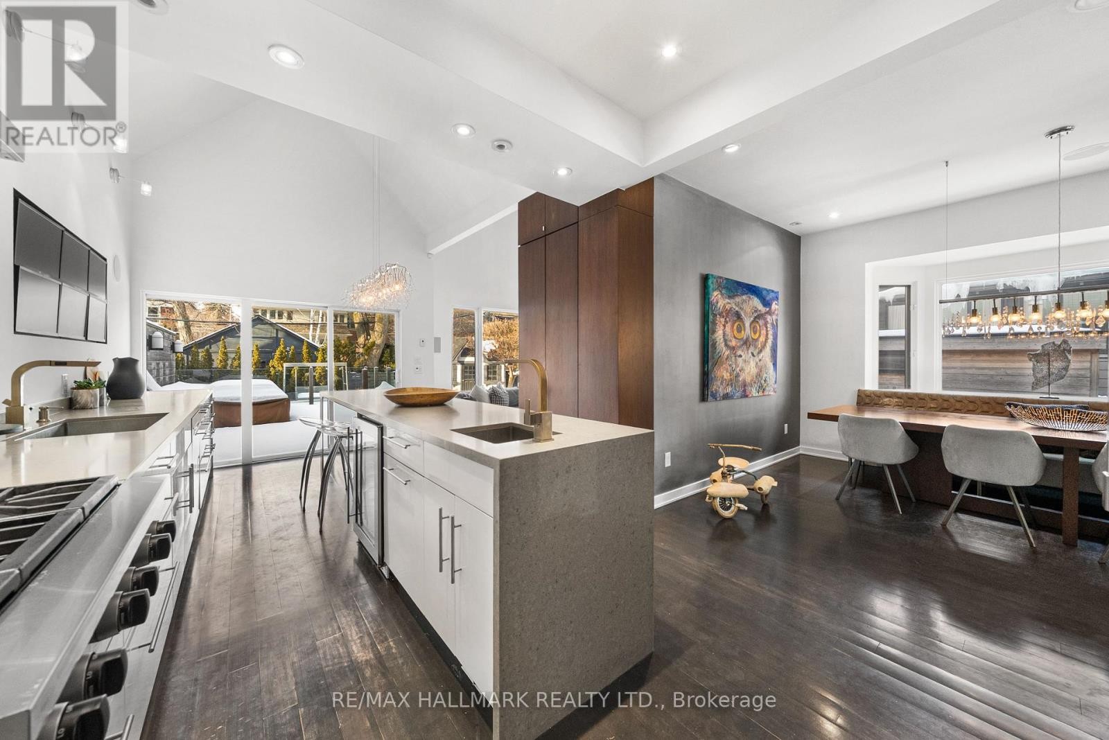 












26 LYTTON BOULEVARD

,
Toronto (Lawrence Park South),




Ontario
M4R1L1

