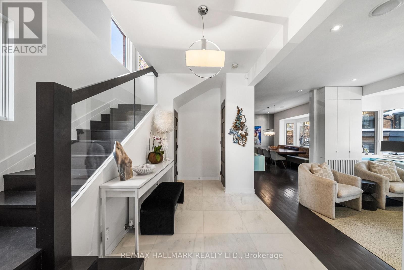 












26 LYTTON BOULEVARD

,
Toronto (Lawrence Park South),




Ontario
M4R1L1

