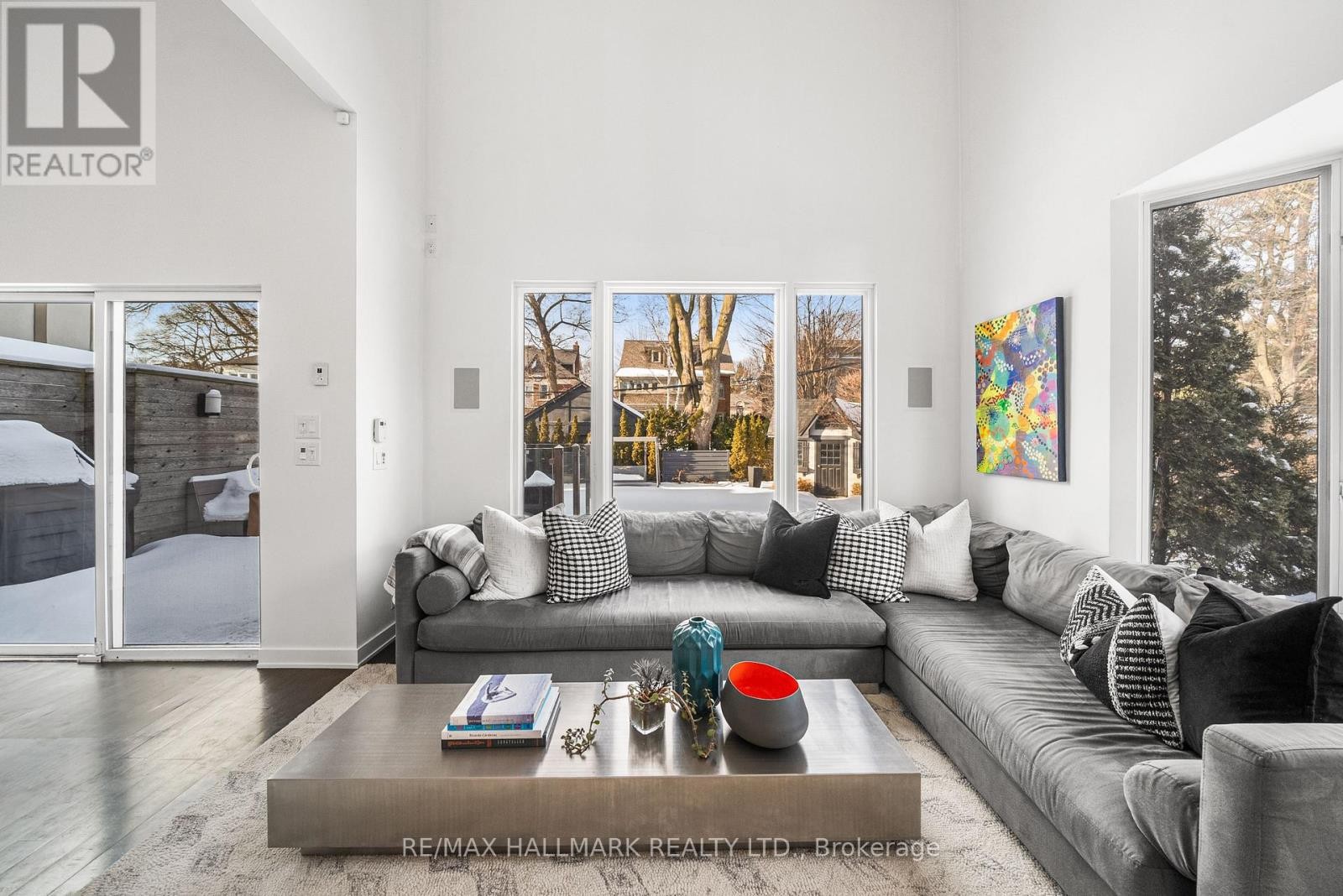 












26 LYTTON BOULEVARD

,
Toronto (Lawrence Park South),




Ontario
M4R1L1


