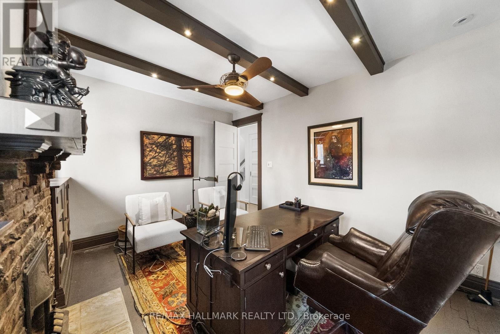 












26 LYTTON BOULEVARD

,
Toronto (Lawrence Park South),




Ontario
M4R1L1

