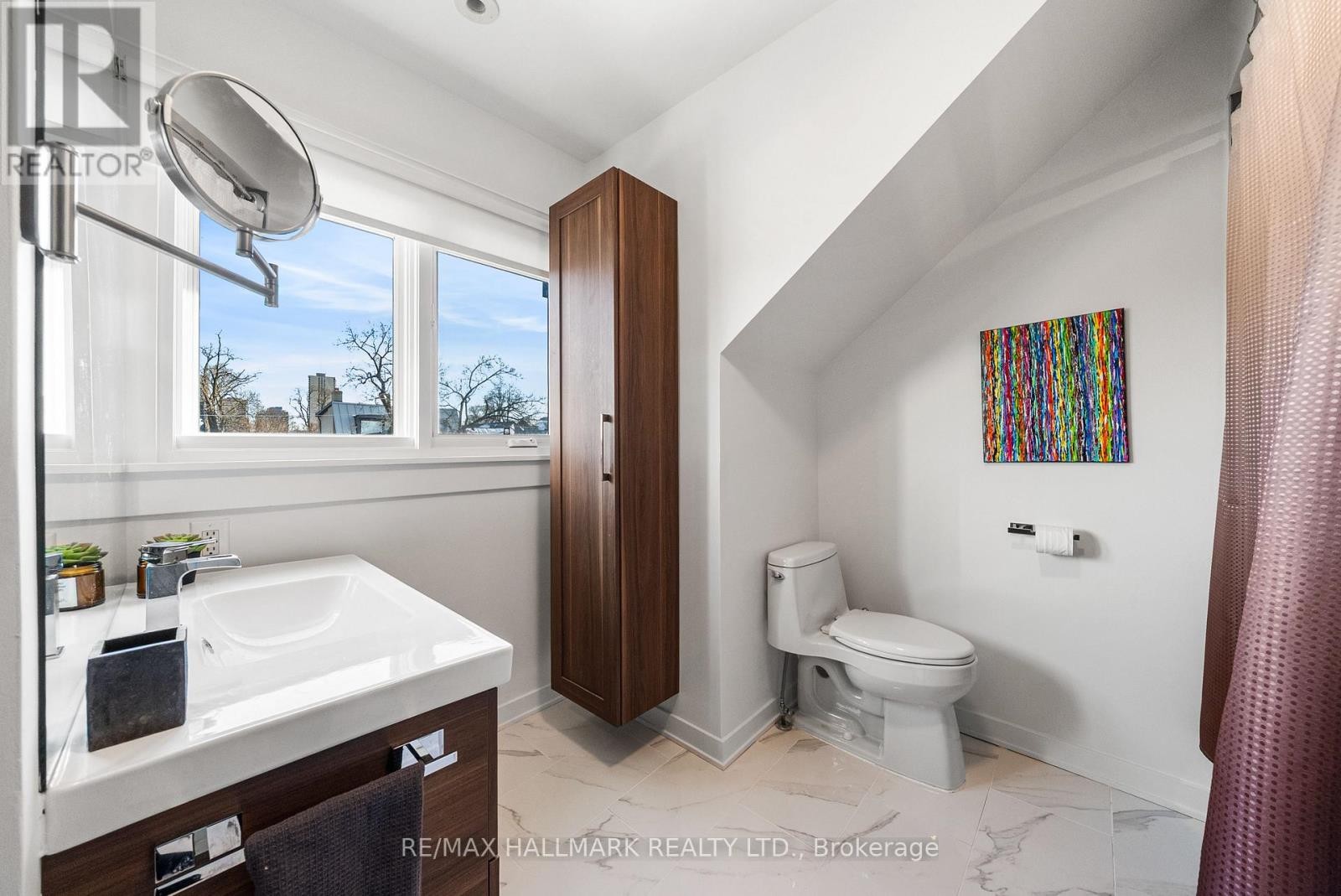 












26 LYTTON BOULEVARD

,
Toronto (Lawrence Park South),




Ontario
M4R1L1

