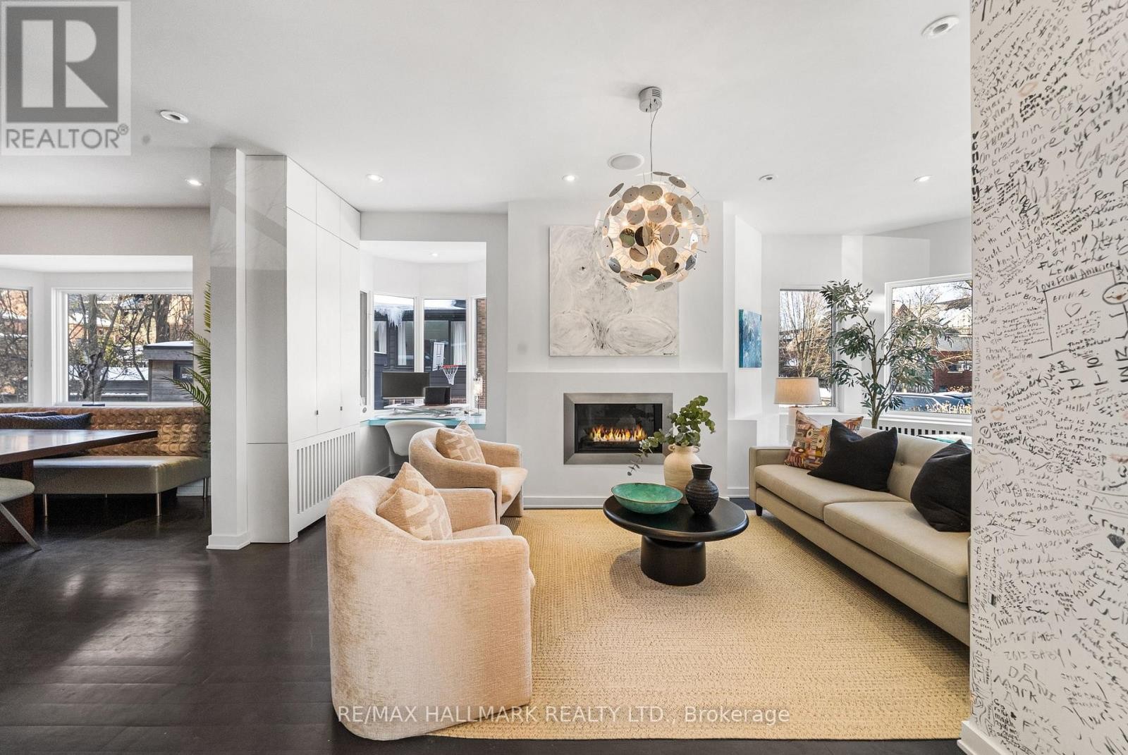 












26 LYTTON BOULEVARD

,
Toronto (Lawrence Park South),




Ontario
M4R1L1

