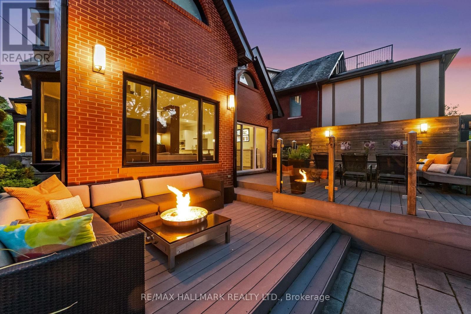 












26 LYTTON BOULEVARD

,
Toronto (Lawrence Park South),




Ontario
M4R1L1

