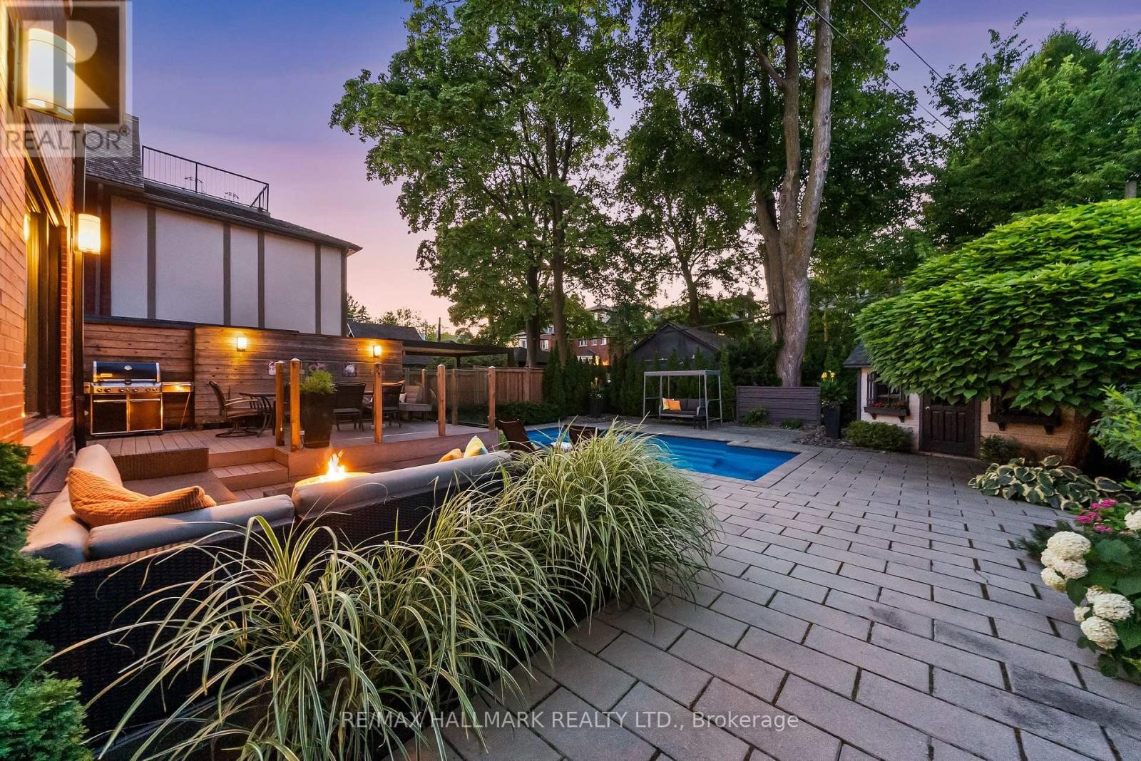 












26 LYTTON BOULEVARD

,
Toronto (Lawrence Park South),




Ontario
M4R1L1

