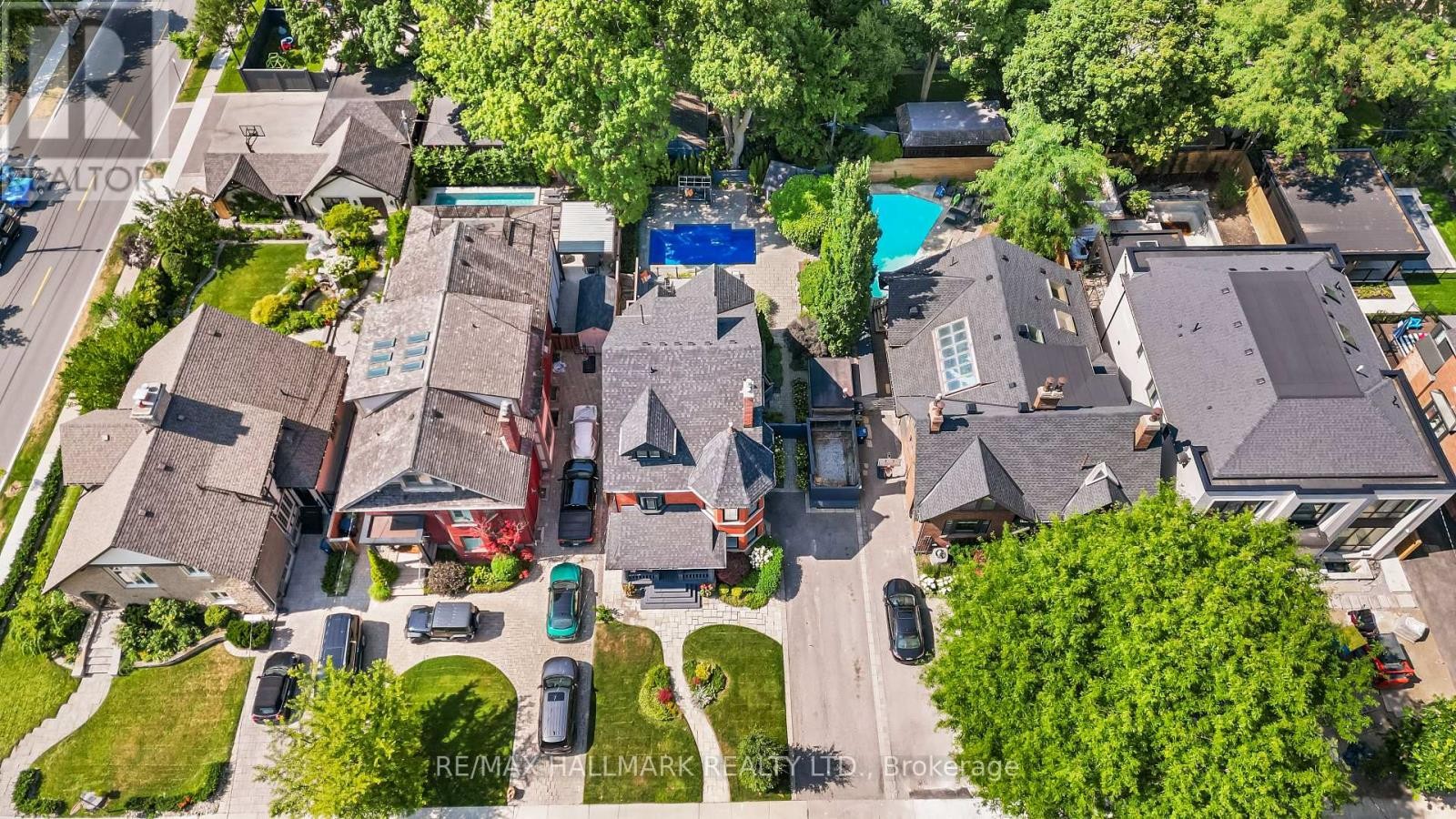 












26 LYTTON BOULEVARD

,
Toronto (Lawrence Park South),




Ontario
M4R1L1

