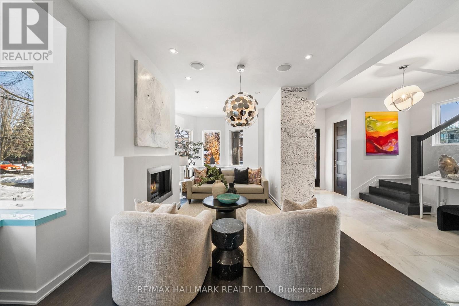 












26 LYTTON BOULEVARD

,
Toronto (Lawrence Park South),




Ontario
M4R1L1

