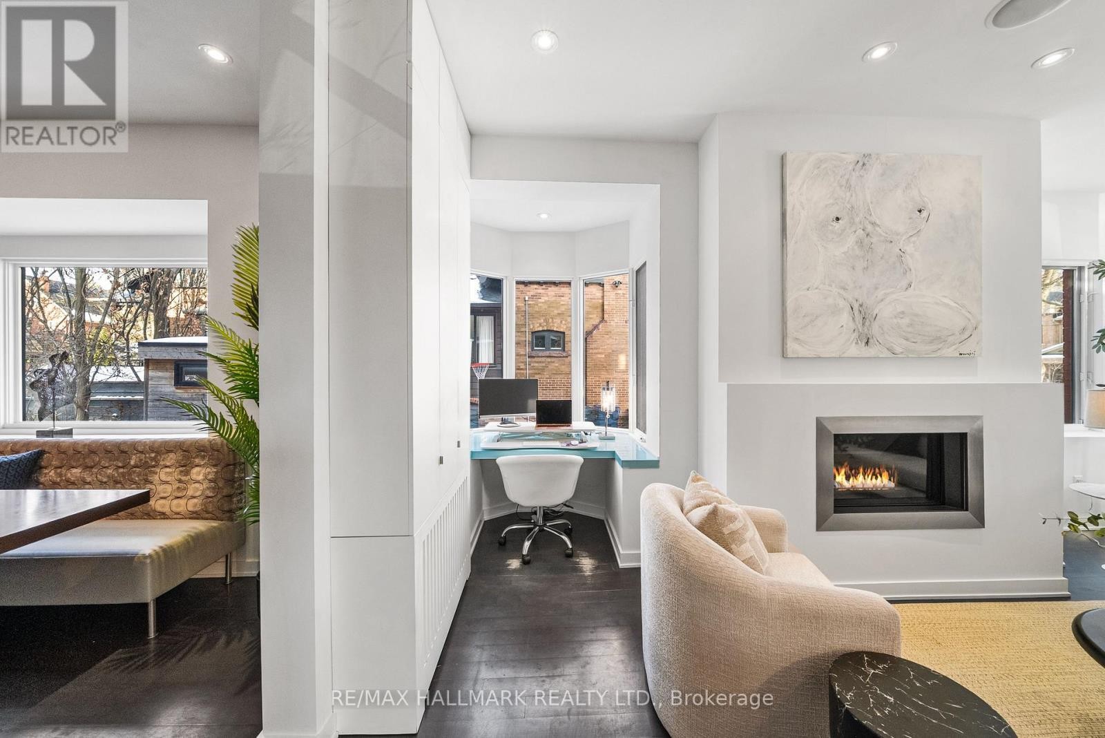 












26 LYTTON BOULEVARD

,
Toronto (Lawrence Park South),




Ontario
M4R1L1

