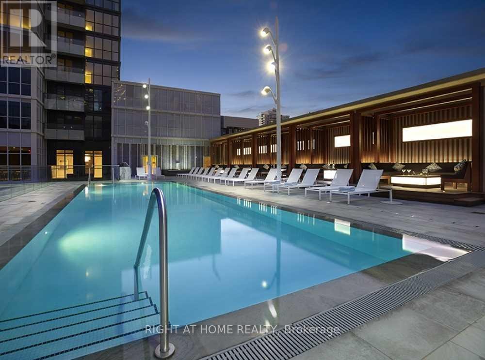 












2512 - 300 FRONT STREET W

,
Toronto (Waterfront Communities),




Ontario
M5V0E9

