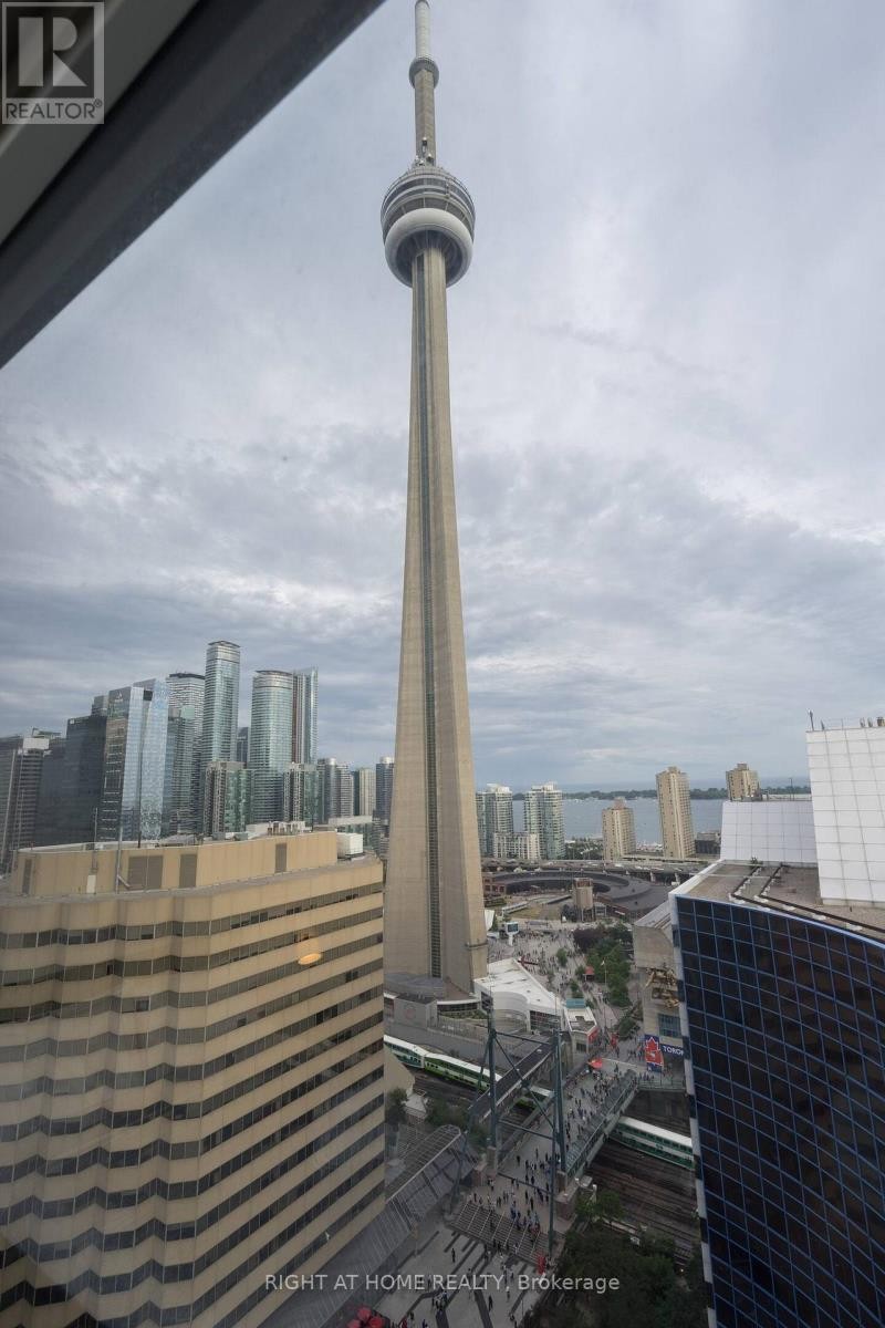 












2512 - 300 FRONT STREET W

,
Toronto (Waterfront Communities),




Ontario
M5V0E9

