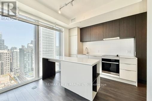 












3303 - 89 CHURCH STREET

,
Toronto (Church-Yonge Corridor),




Ontario
M5C0B7

