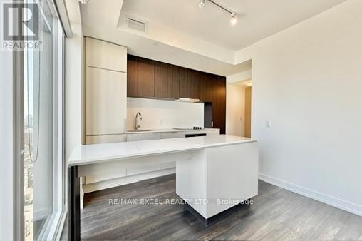 












3303 - 89 CHURCH STREET

,
Toronto (Church-Yonge Corridor),




Ontario
M5C0B7

