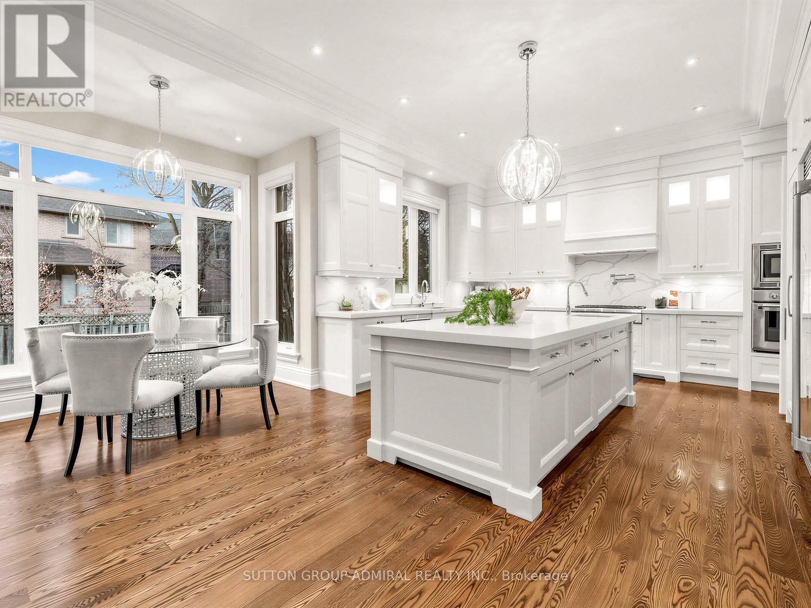 












5 LLOYDMINSTER CRESCENT

,
Toronto (Willowdale East),




Ontario
M2M2R9

