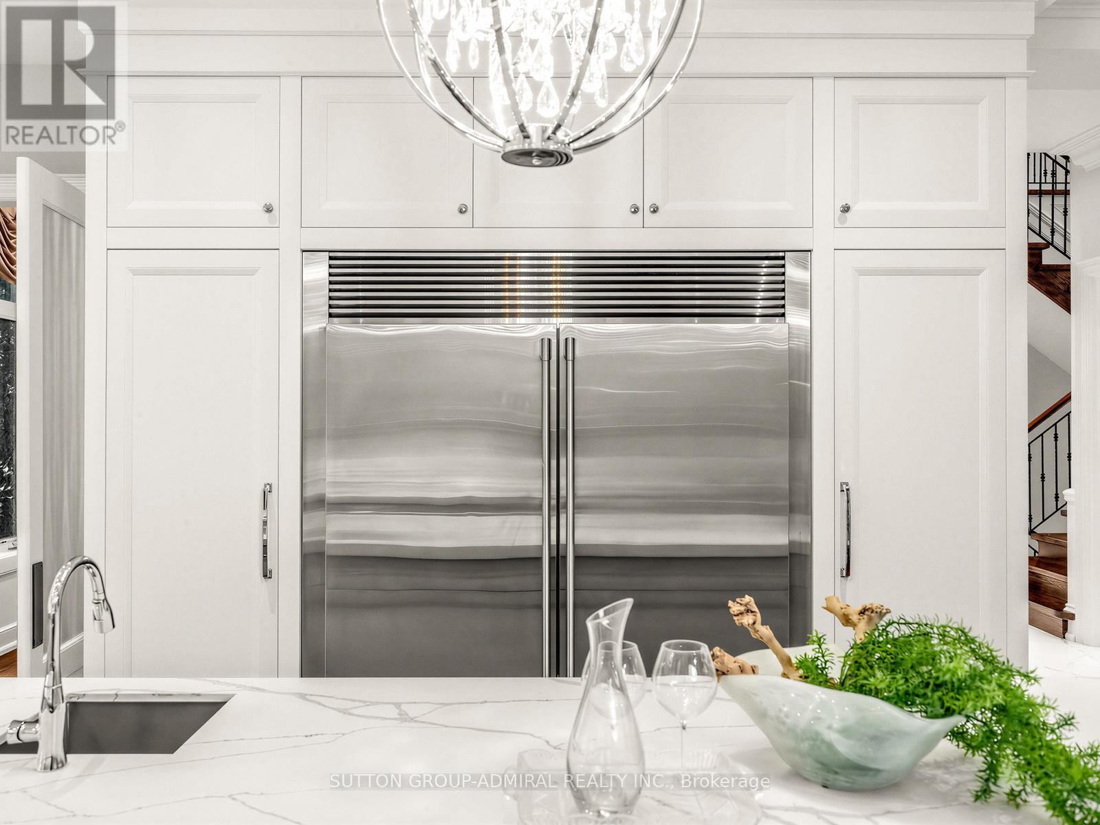 












5 LLOYDMINSTER CRESCENT

,
Toronto (Willowdale East),




Ontario
M2M2R9

