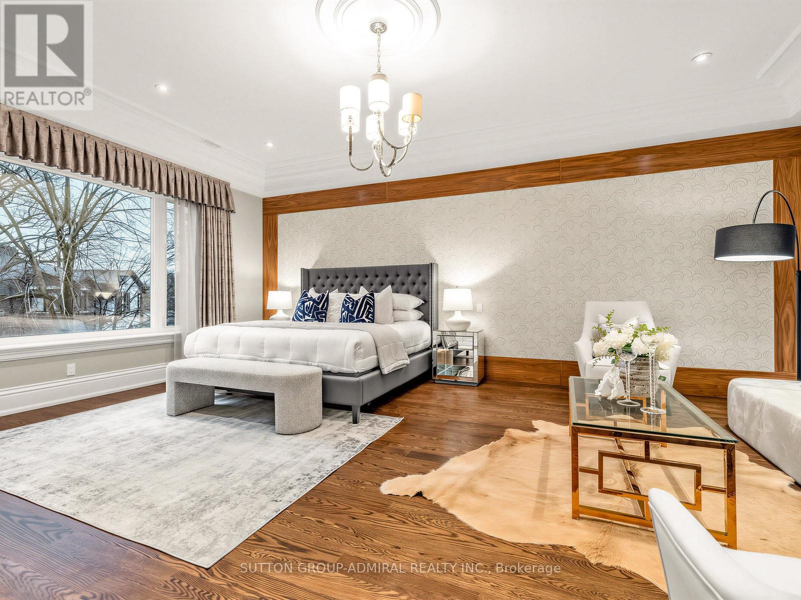 












5 LLOYDMINSTER CRESCENT

,
Toronto (Willowdale East),




Ontario
M2M2R9

