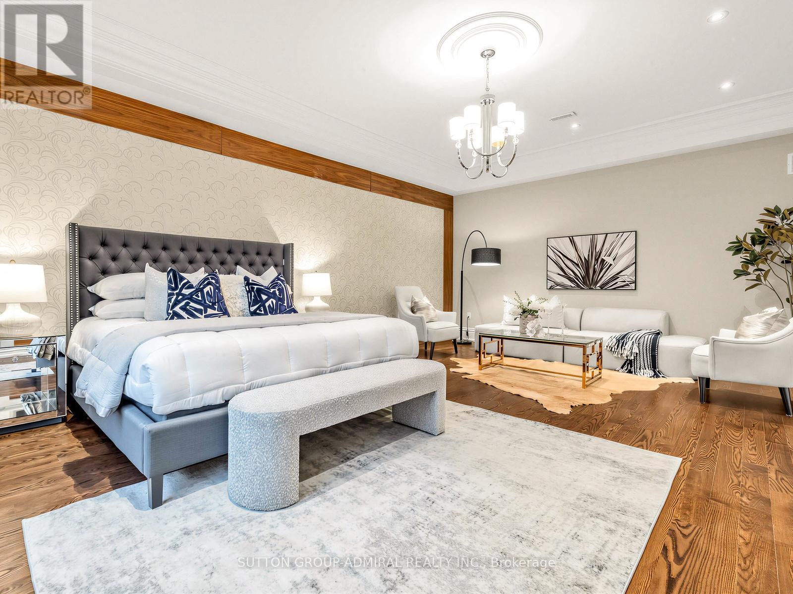 












5 LLOYDMINSTER CRESCENT

,
Toronto (Willowdale East),




Ontario
M2M2R9

