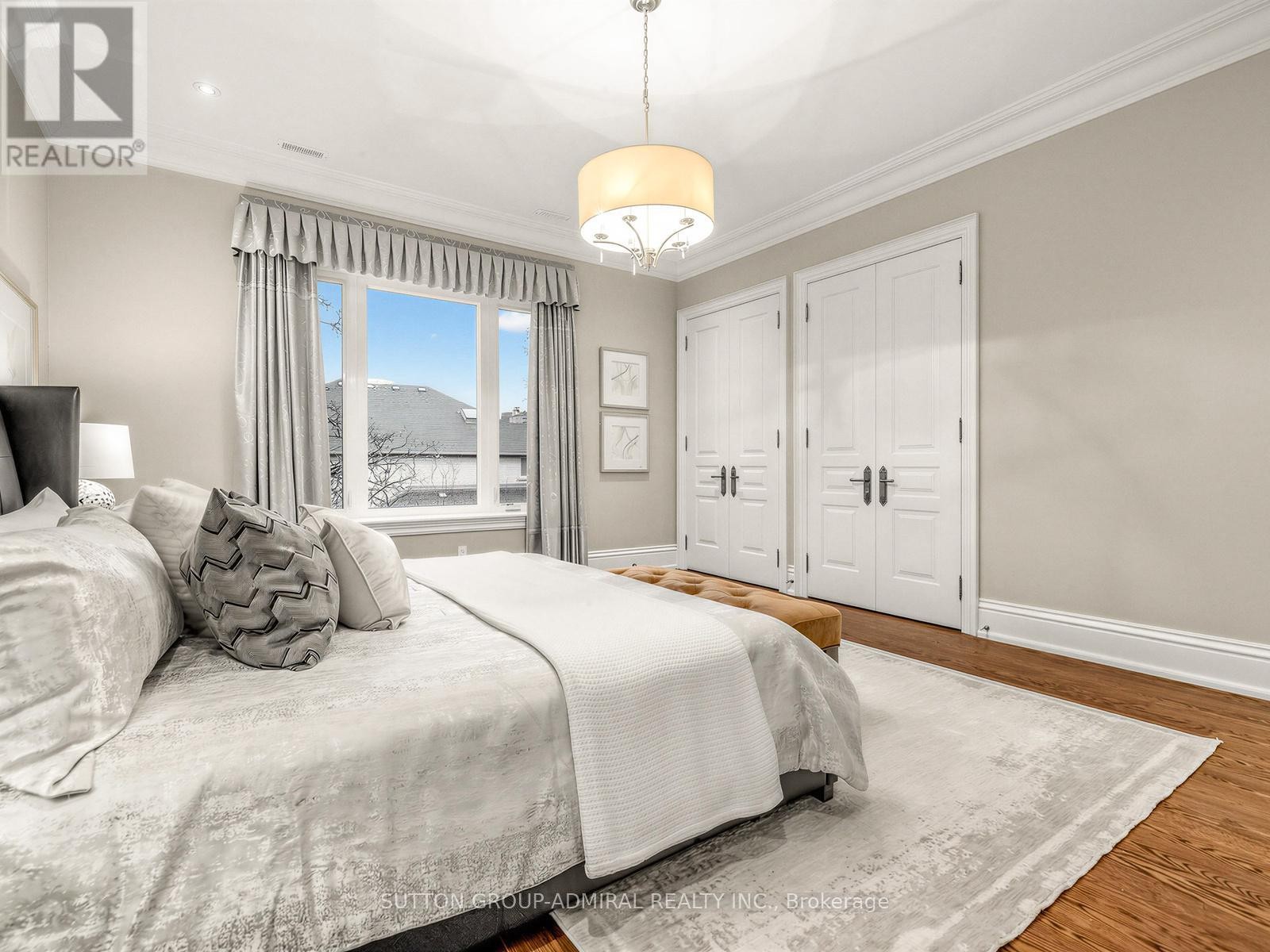 












5 LLOYDMINSTER CRESCENT

,
Toronto (Willowdale East),




Ontario
M2M2R9

