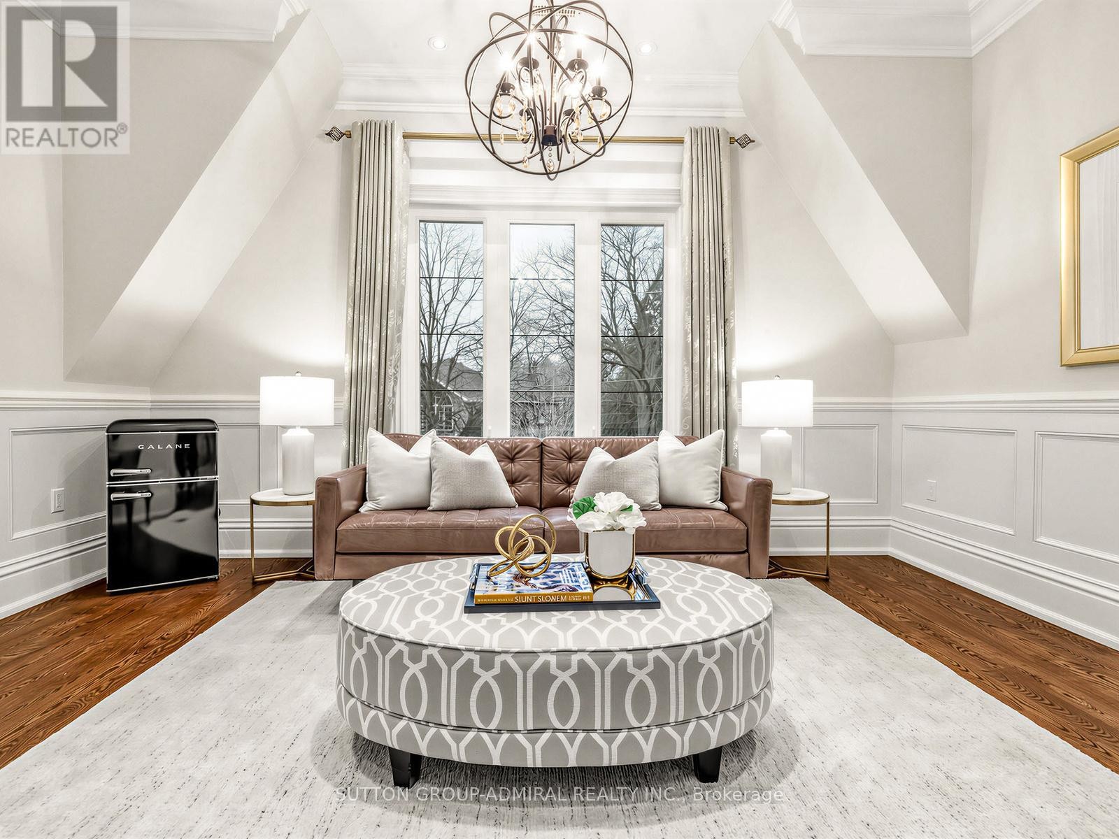 












5 LLOYDMINSTER CRESCENT

,
Toronto (Willowdale East),




Ontario
M2M2R9

