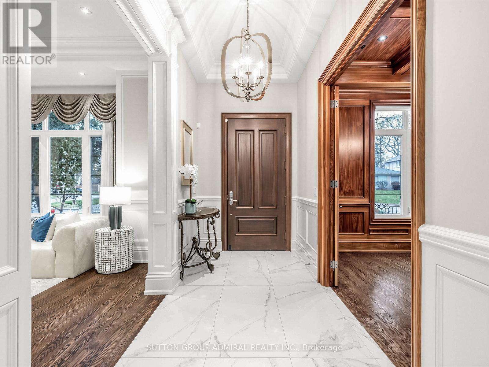 












5 LLOYDMINSTER CRESCENT

,
Toronto (Willowdale East),




Ontario
M2M2R9

