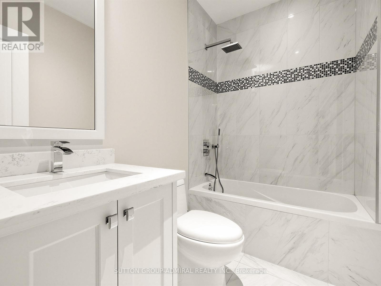 












5 LLOYDMINSTER CRESCENT

,
Toronto (Willowdale East),




Ontario
M2M2R9

