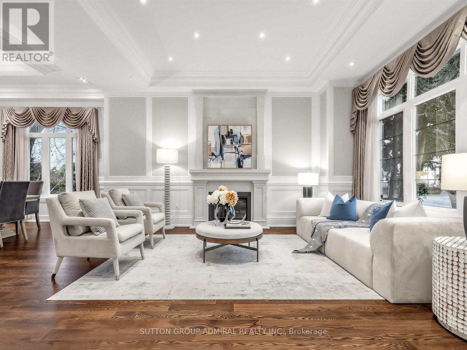 












5 LLOYDMINSTER CRESCENT

,
Toronto (Willowdale East),




Ontario
M2M2R9

