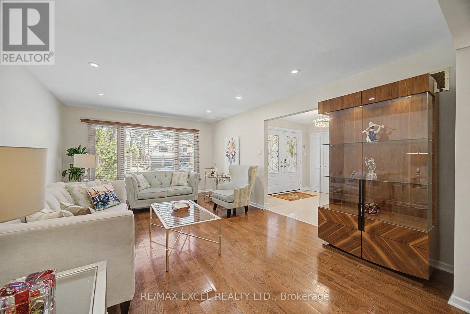 












46 ROBINTER DRIVE

,
Toronto (Newtonbrook East),




Ontario
M2M3R2

